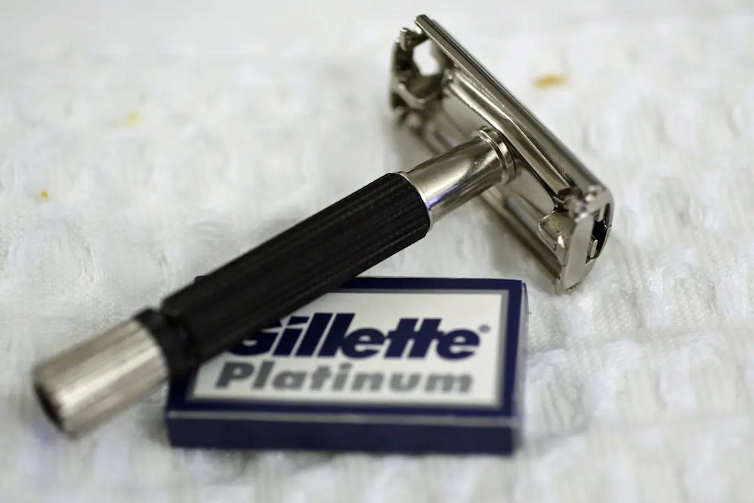 A vintage safety razor and gillette platinum blades.